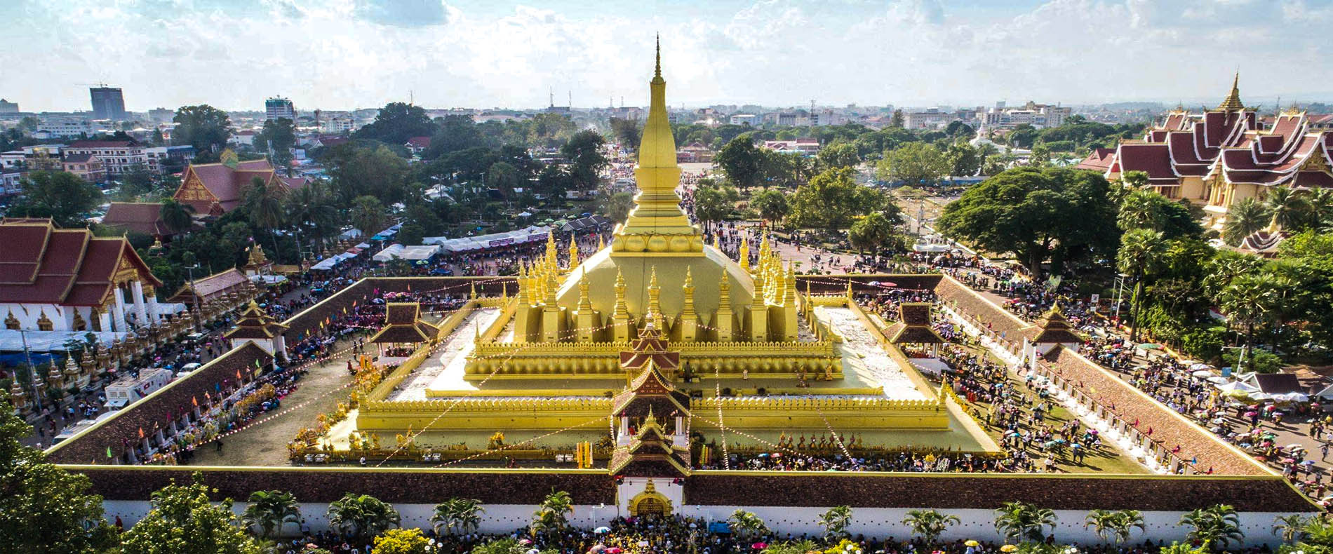 travel to vientiane and visit that luang